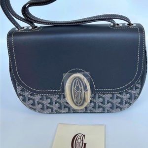 Goyard 233 bag. Brand new. Perfect condition! Box, dust bags and receipt!